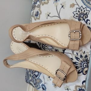 Coach Nude Tan Leather Ciara Bow Peep Toe Heels 8